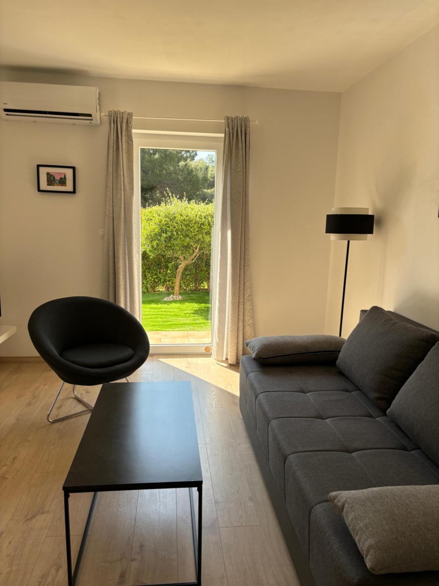 Apartment Punta Premantura E With Garden Eksteriør bilde
